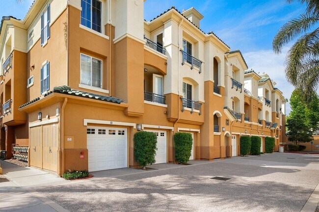 Foto del edificio - 12370 Carmel Country Rd