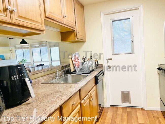 Building Photo - 3 br, 2.5 bath House - 357 Ridgeview Drive