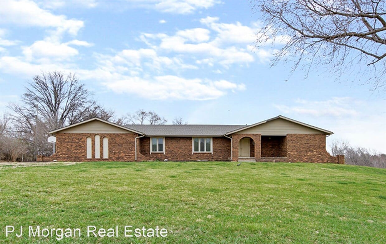 Primary Photo - 4 br, 3 bath House - 15810 Fairview Rd