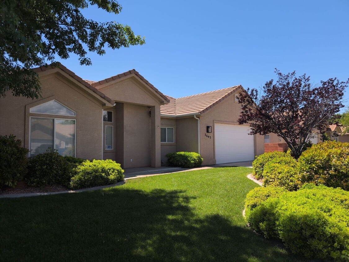 Foto principal - Cozy 3 Bedroom 2 Bathroom Home. Small Dog ...