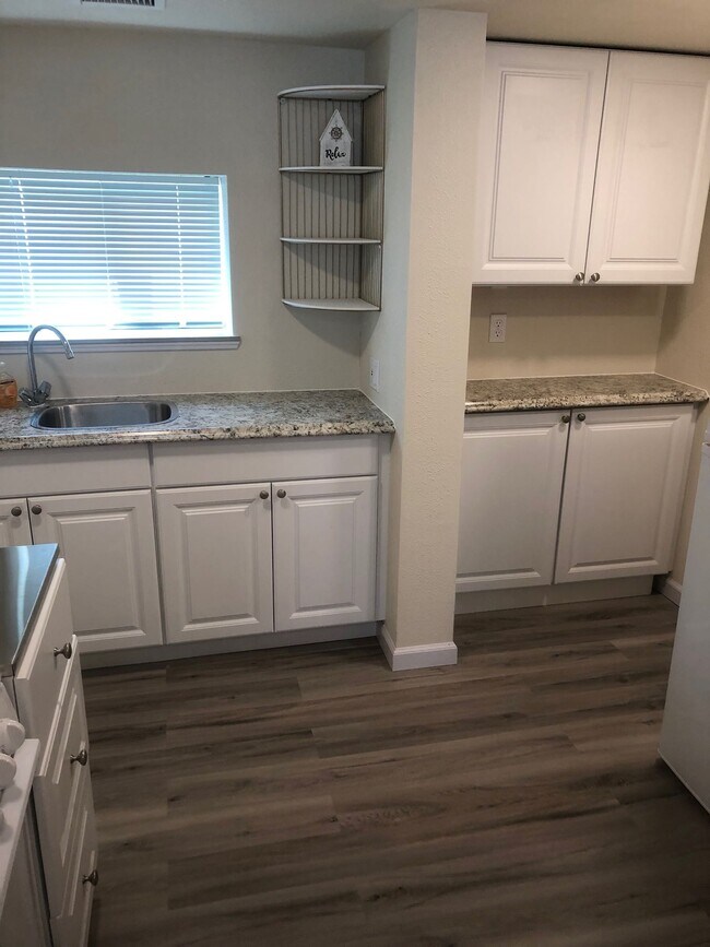 Kitchen - 1207 18 Rd