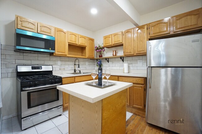 Foto del edificio - 310 Patchen Ave