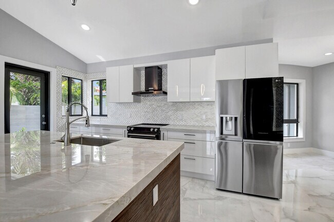 Building Photo - 118 S Swinton Cir