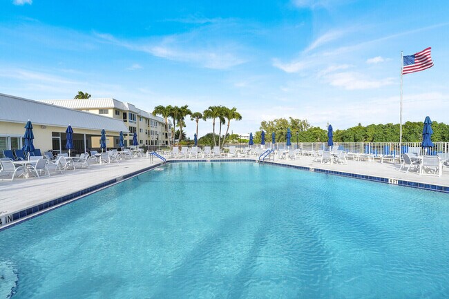 Foto del edificio - 32 Colonial Club Dr