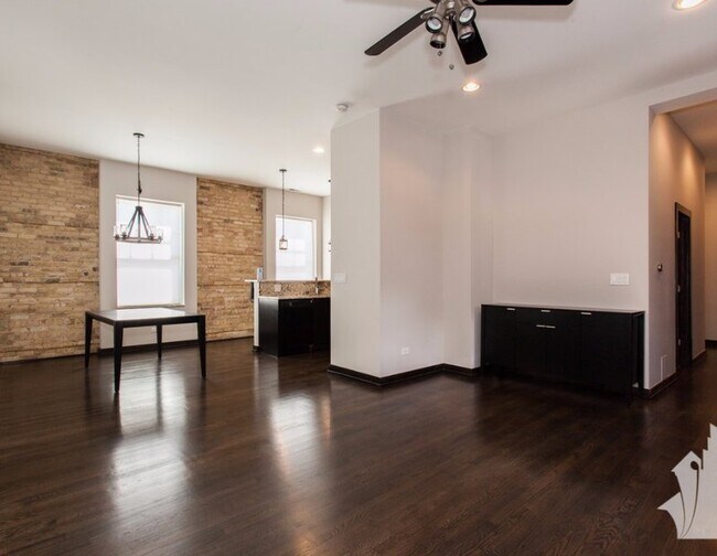 Foto del edificio - 2150 W North Ave