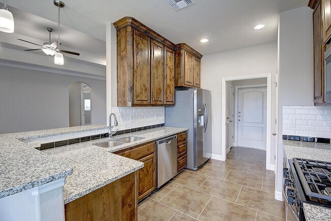 Foto del edificio - 7530 Sable Creek Dr