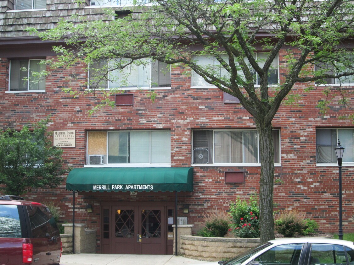 Primary Photo - 2807 W Michigan St