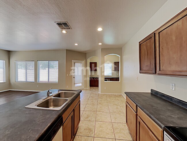 Foto del edificio - 850 W Vineyard Plains Dr