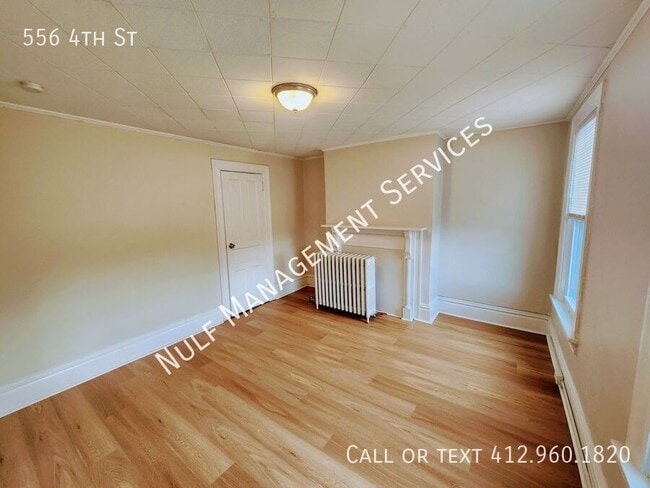 Building Photo - 556 4th St