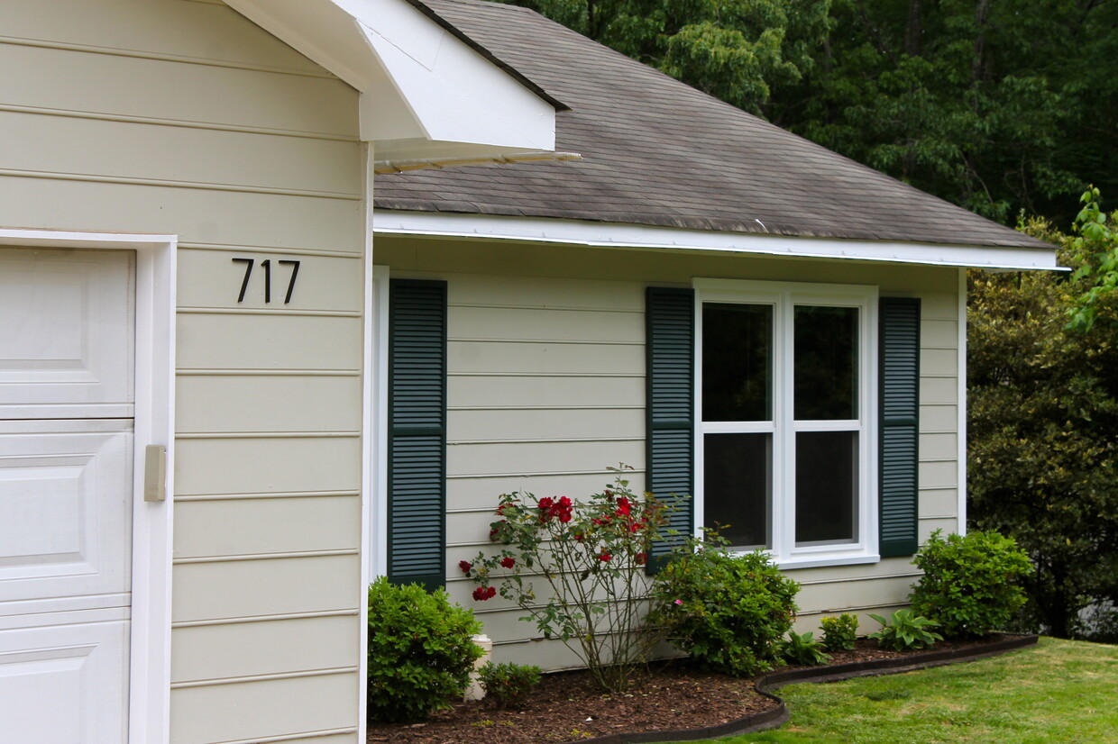Foto principal - 717 Redwood Park