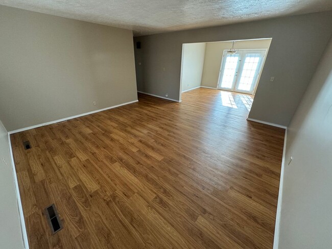 Building Photo - All Brick Home available NOW!