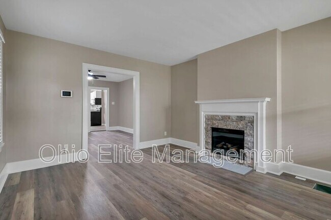 Building Photo - 618 Lilley Ave