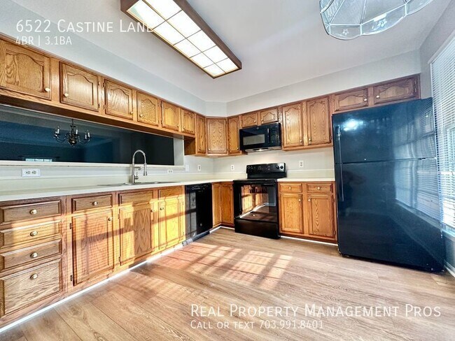 Foto del edificio - Gorgeous 3BR, 3BA Townhome in Popular West...