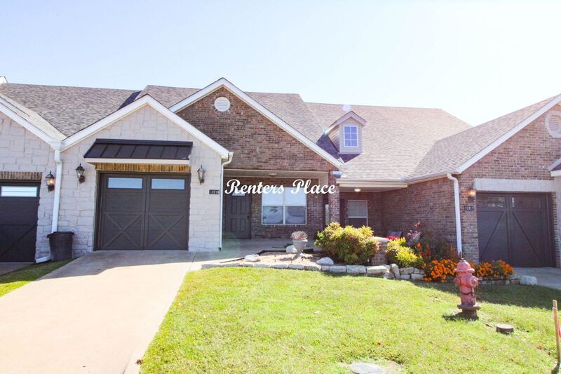 Primary Photo - 10719 Douglas Cir