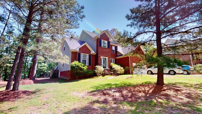 Building Photo - 5 Bedrooms with Golf Course Views in Carol...