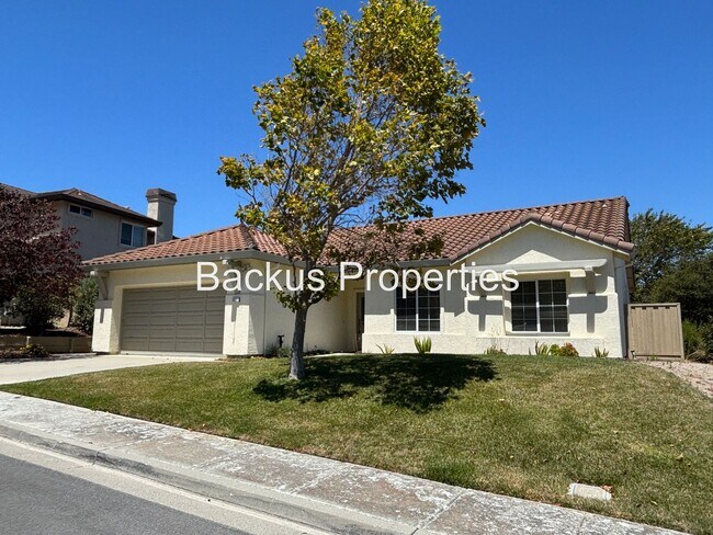 Foto del edificio - Wonderful corner three bedroom home at Las Palmas II