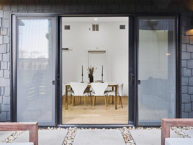 Foto del edificio - 4427 Gillis St