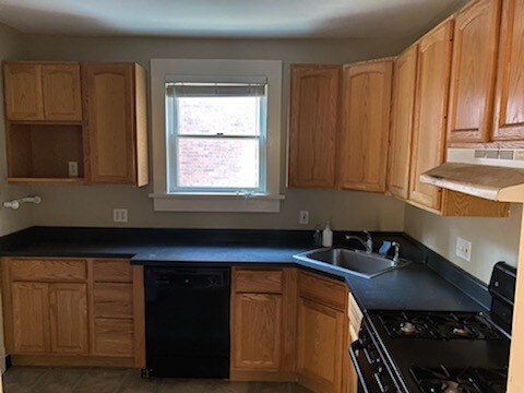 Building Photo - 5714 Woodmont St