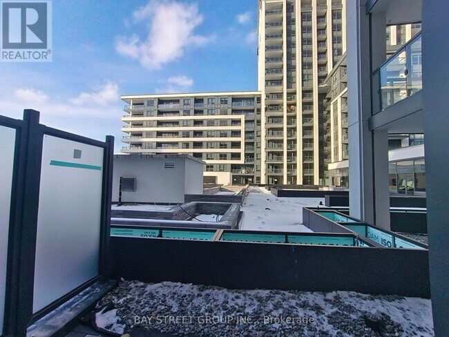 Photo du bâtiment - 8 Cedarland Dr