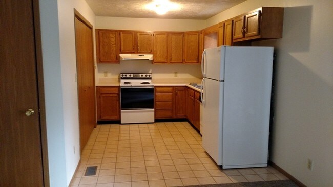 Building Photo - 2 Bedroom Duplex in East Glenn