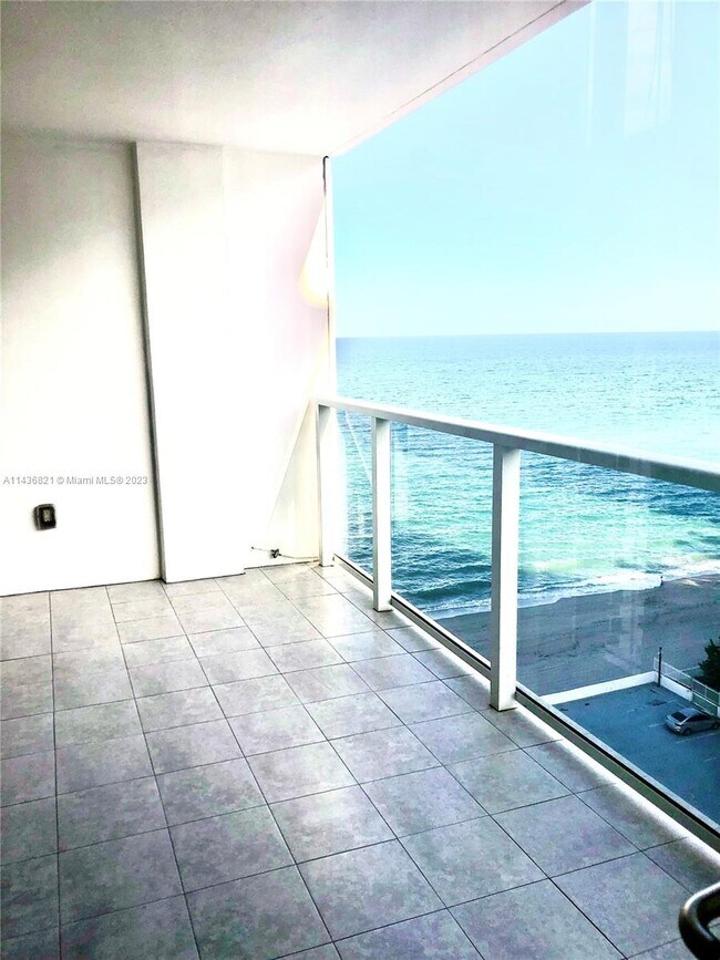 Building Photo - 2751 S Ocean Dr