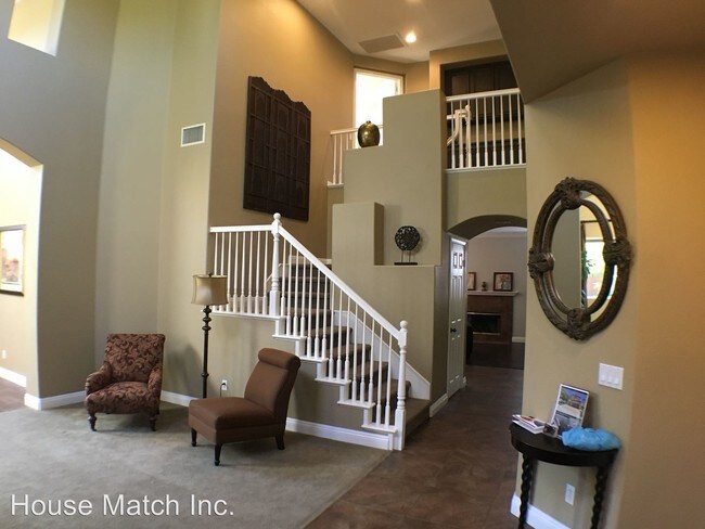 Foto del edificio - 5 br, 3 bath House - 2432 South Trail Court