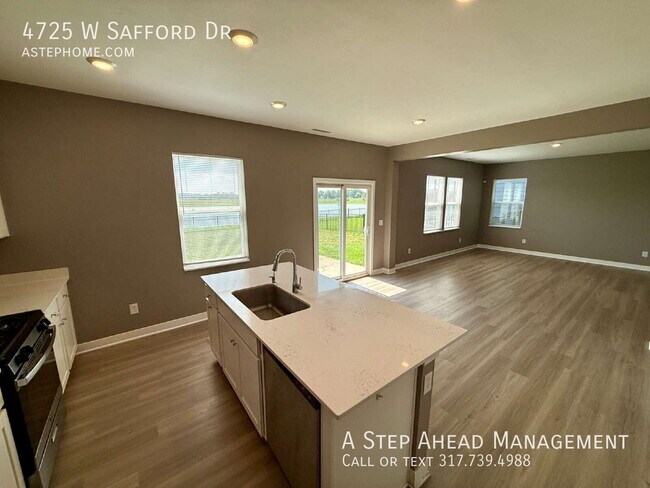 Building Photo - 4725 W Safford Dr