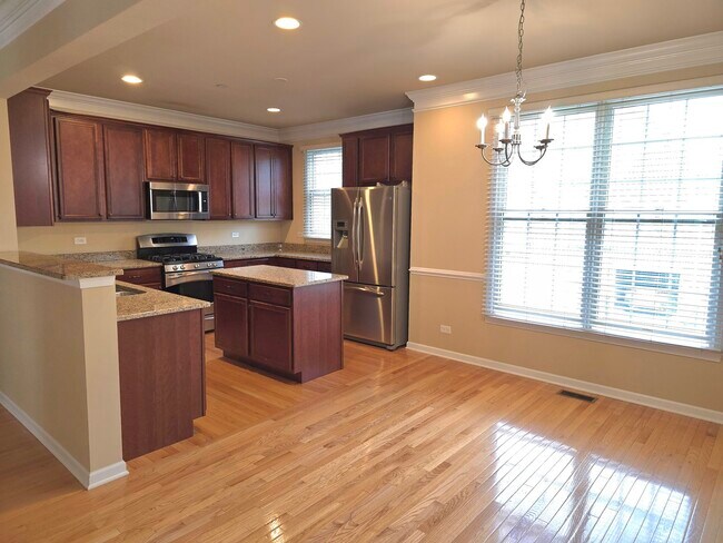 Building Photo - 2627 Commons Dr