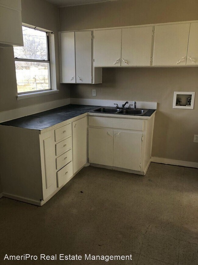 Foto del edificio - 3 br, 1 bath House - 5132 ENCINO