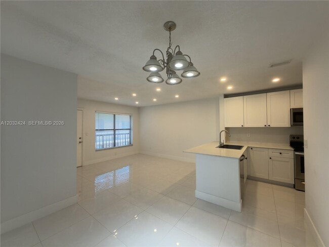 Foto del edificio - 2500 W 67th Pl