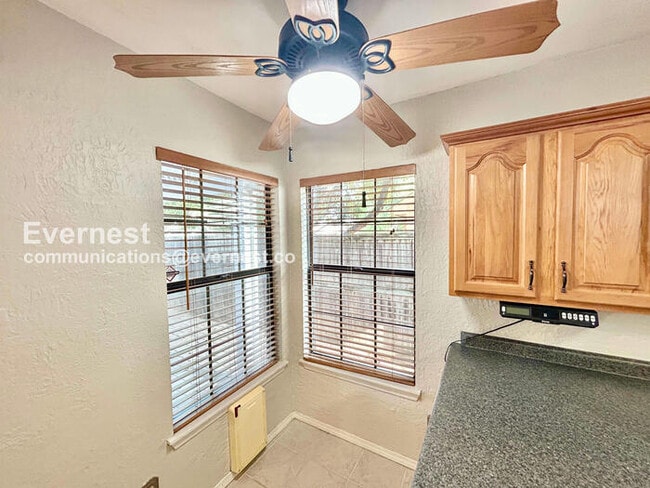 Foto del edificio - 2992 Harbinger Ln