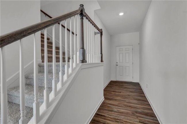 Building Photo - 5650 Flint Ln
