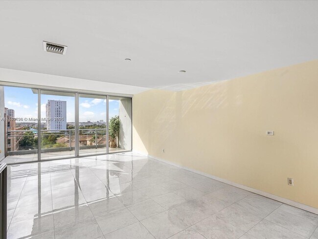 Foto del edificio - 2950 NE 188th St