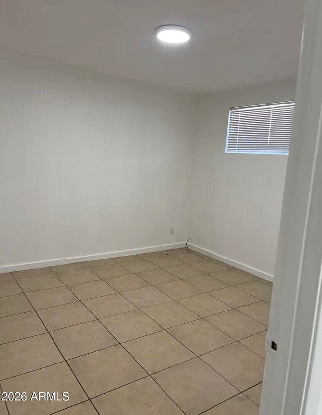 Building Photo - 604 S Bellview