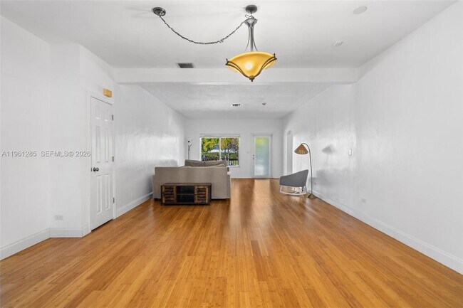 Foto del edificio - 404 N Shore Dr