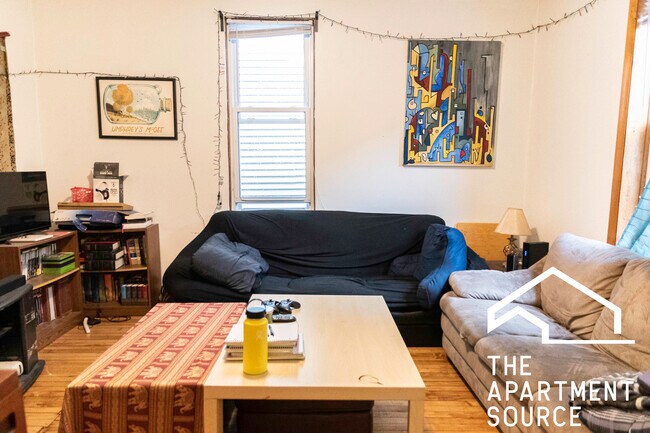 Foto del edificio - 2616 N Marshfield Ave