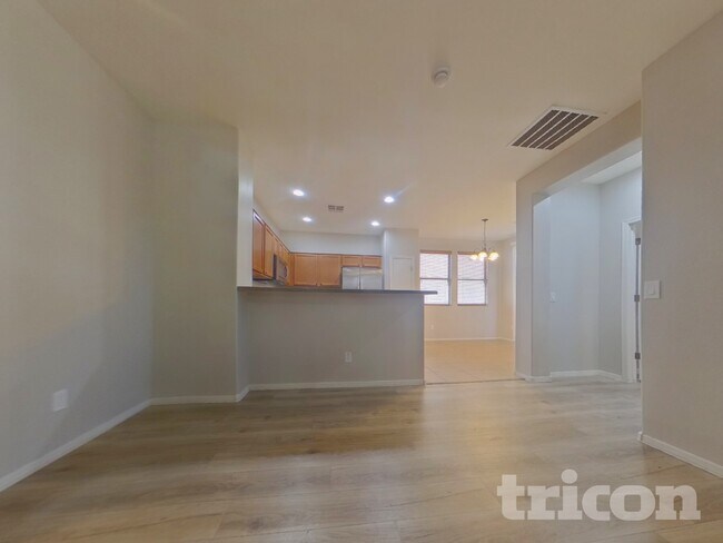 Building Photo - 4028 W Pedro Ln