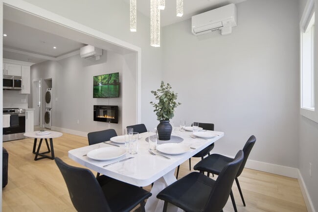 Foto del edificio - 601 E State St - Fully Furnished Apartments!
