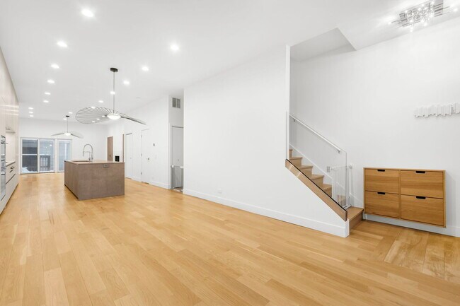 Foto del edificio - 1618 W Pierce Ave