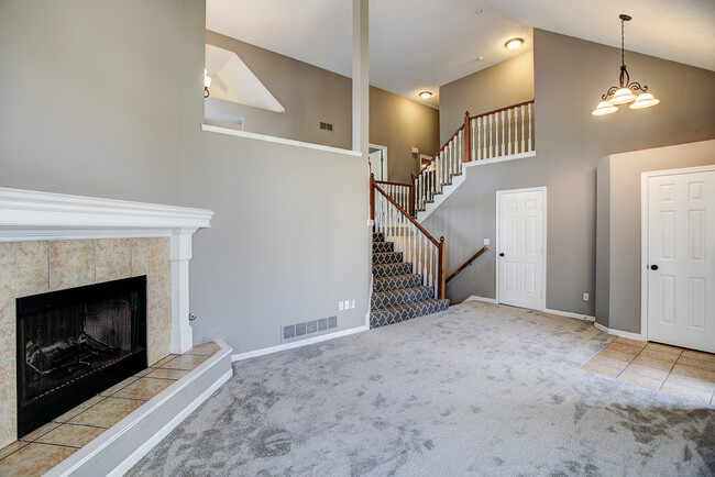 Building Photo - {5015} Live in Oakmont + Bright and Open F...