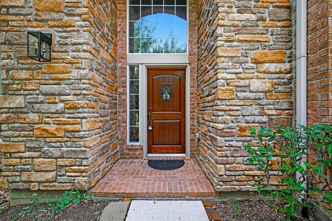 Building Photo - 15 Hadlock Pl