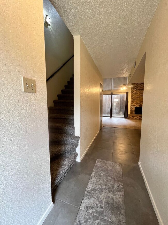 Foto del edificio - 8601 Memphis Drive B33 - Freshly Updated C...