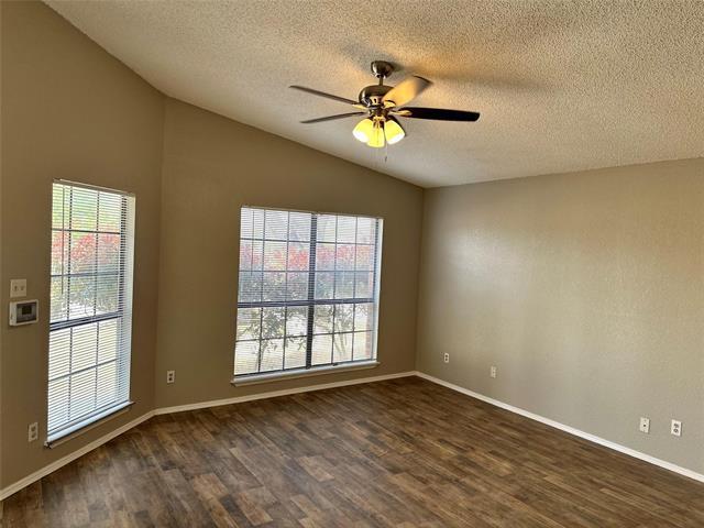 Primary Photo - 4228 Staghorn Cir N