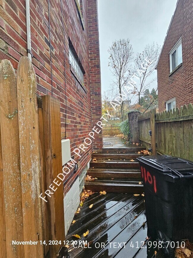 Foto del edificio - 1106 McNeilly Ave