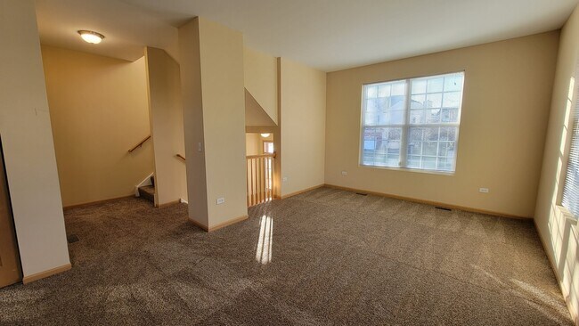 Building Photo - 205 S Oak Creek Ln
