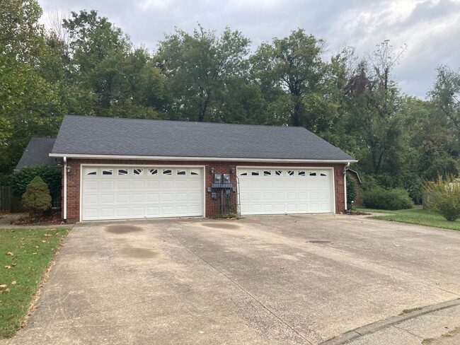 Building Photo - 106-A Walnut Trace Cir