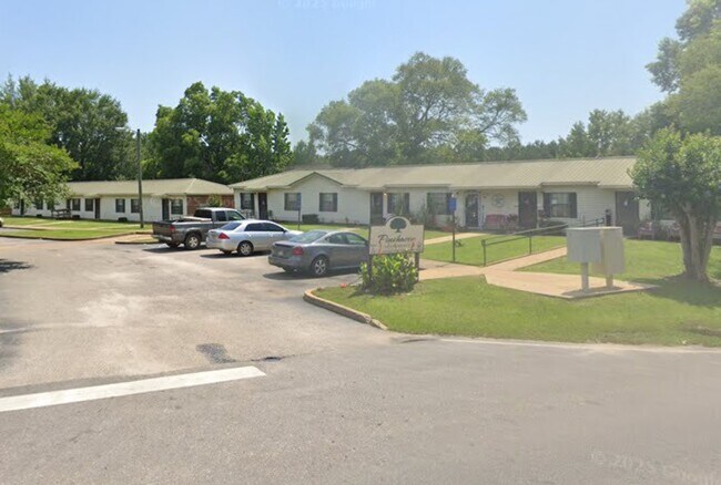 Foto del edificio - 1043 Whiskey Run Rd