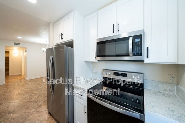 Building Photo - 747 S Extension Rd