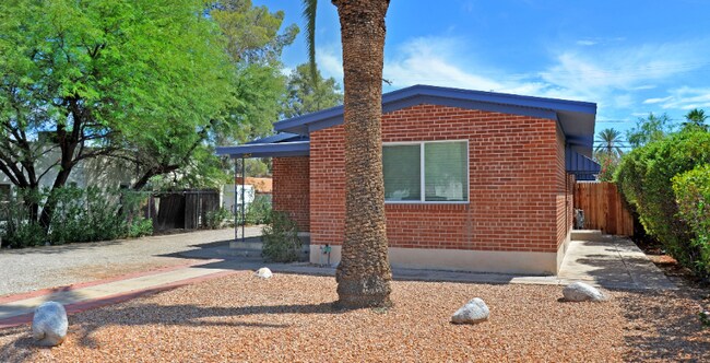 Building Photo - 3224 E 1st St