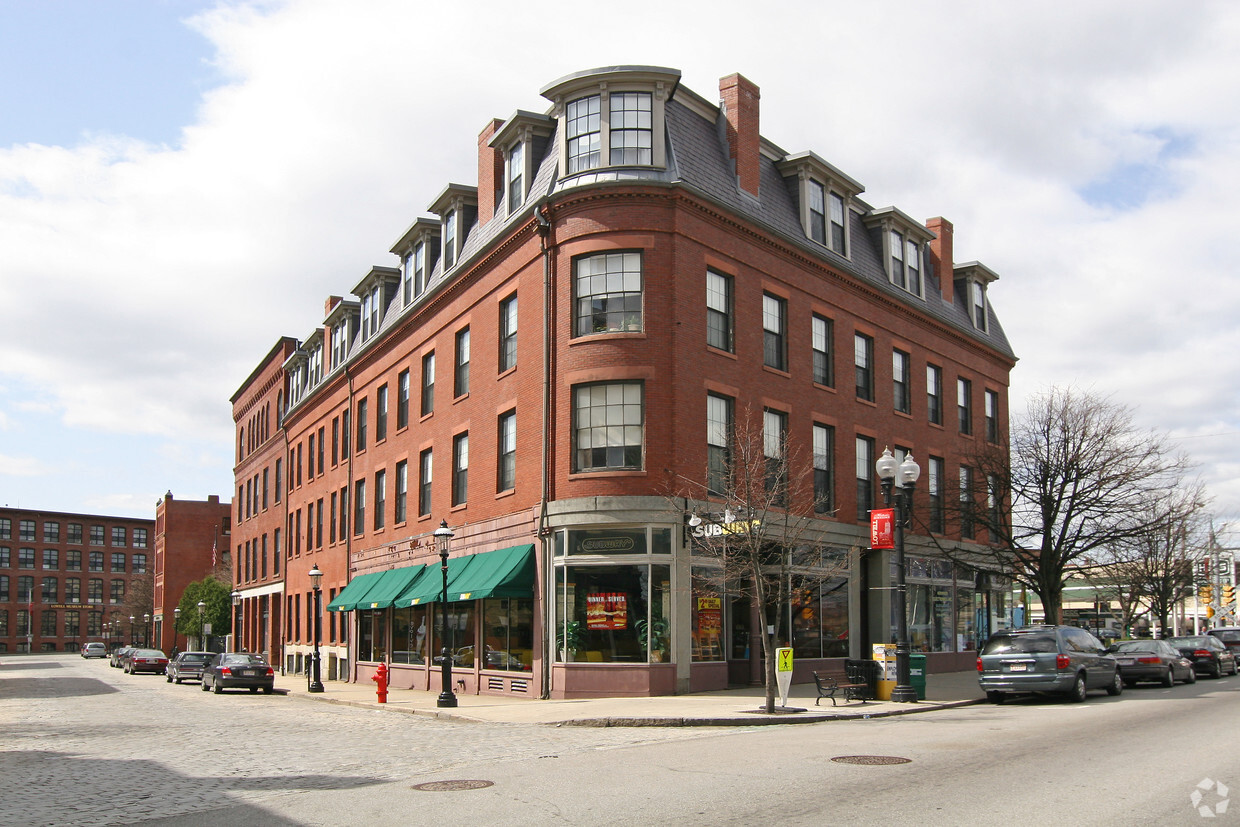 Building Photo - The Wentworth Apartments